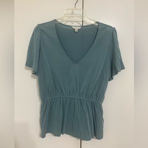 Lucky Brand Top Size Medium in Sage Green